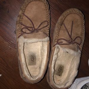 Ugg slippers / loafers 💧